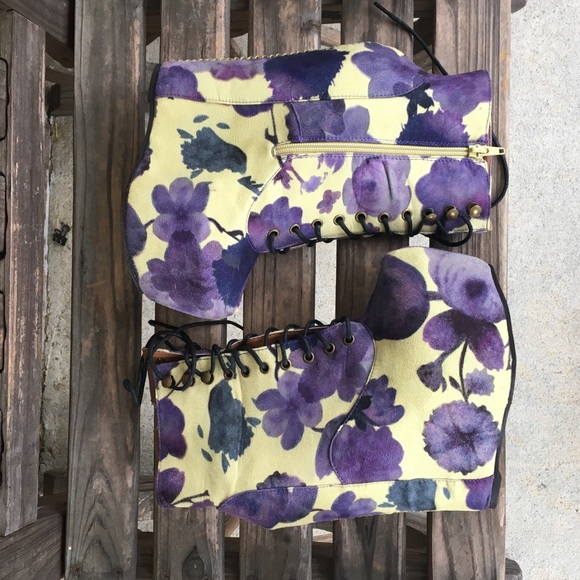 Wedges (Floral, Platform) - Picture 2 of 5